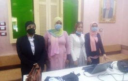 نظمت وكالة خدمة المجتمع وتنمية البيئة بالكلية والقائم بعملها الأستاذة الدكتورة/ رشا صالح بالتعاون مع مركز رصد ودراسة المشكلات المجتمعية بجامعة حلوان برئاسة الأستاذة الدكتورة / سناء حجازى في ندوة توعوية تثقيفية بجمعية الشهداء بكفر العلو حول ظاهرة ختان الإناث